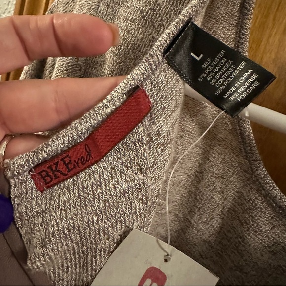 BKEred from Buckle tie back tunic sweater - Picture 4 of 5